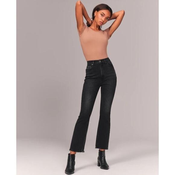 Abercrombie & Fitch Ultra High Rise Frayed Kick Flare Denim Jean Washed Black 25 - Picture 2 of 10